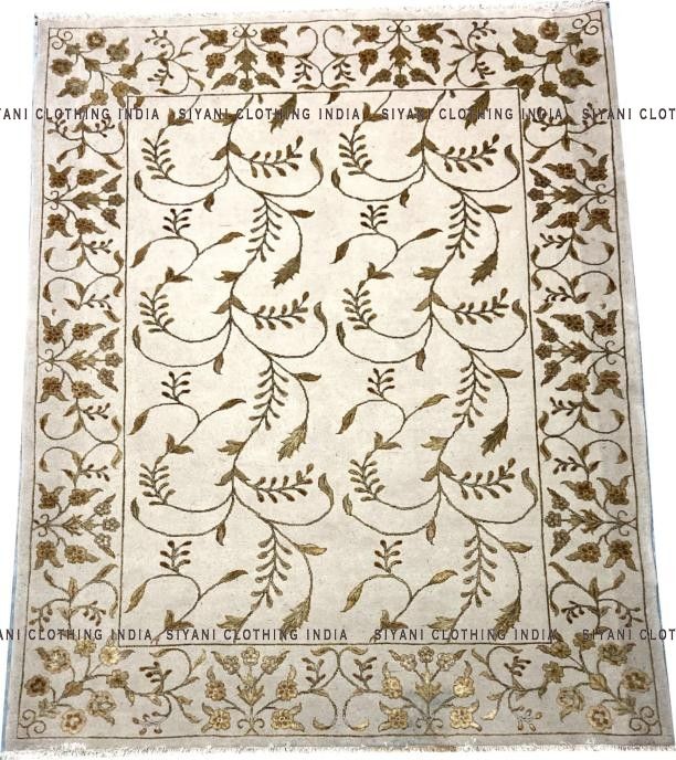 Siyani White Floral Pattern Hand Knotted Carpet